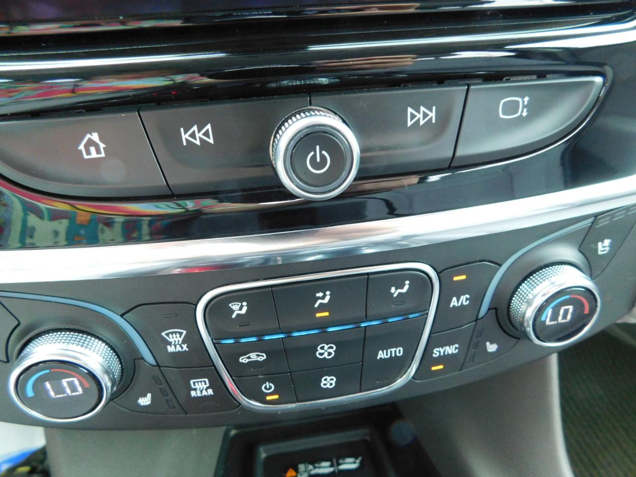 Chevrolet Traverse FWD 4dr Premier 2021