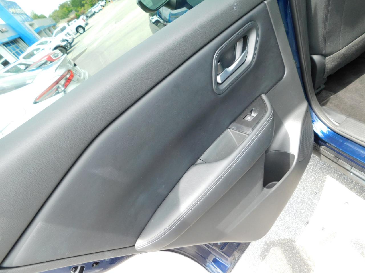 Nissan Rogue FWD SV 2025