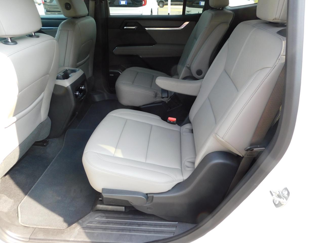 GMC Acadia FWD 4dr Elevation 2026