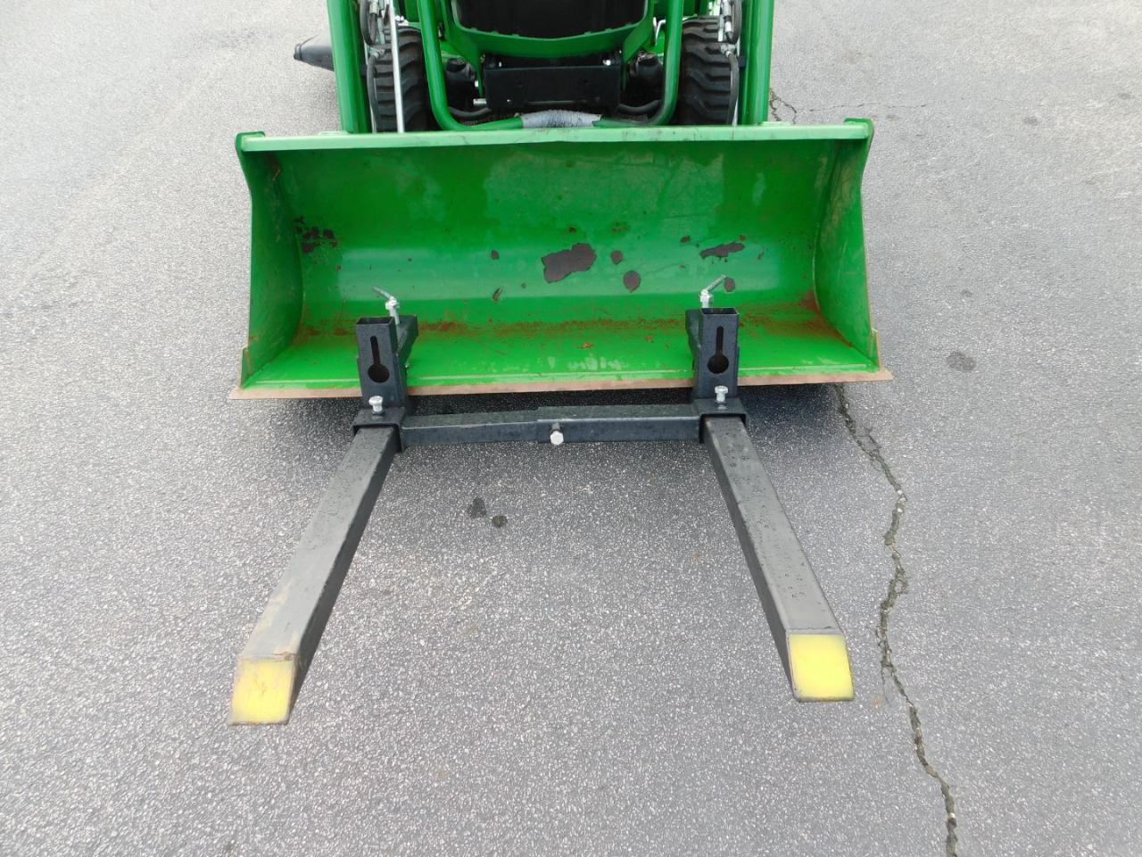 John Deere 1025R  2022
