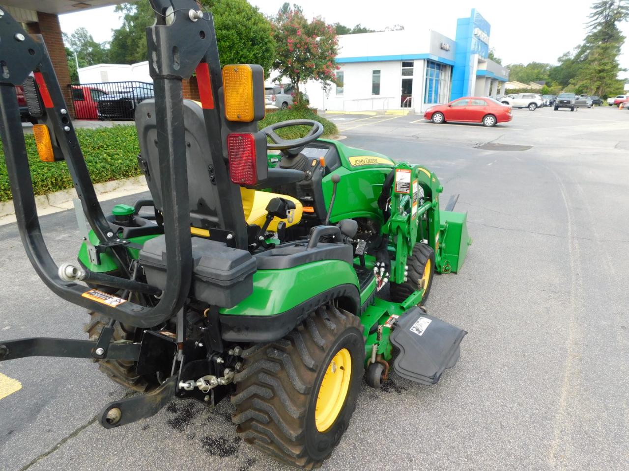 John Deere 1025R  2022