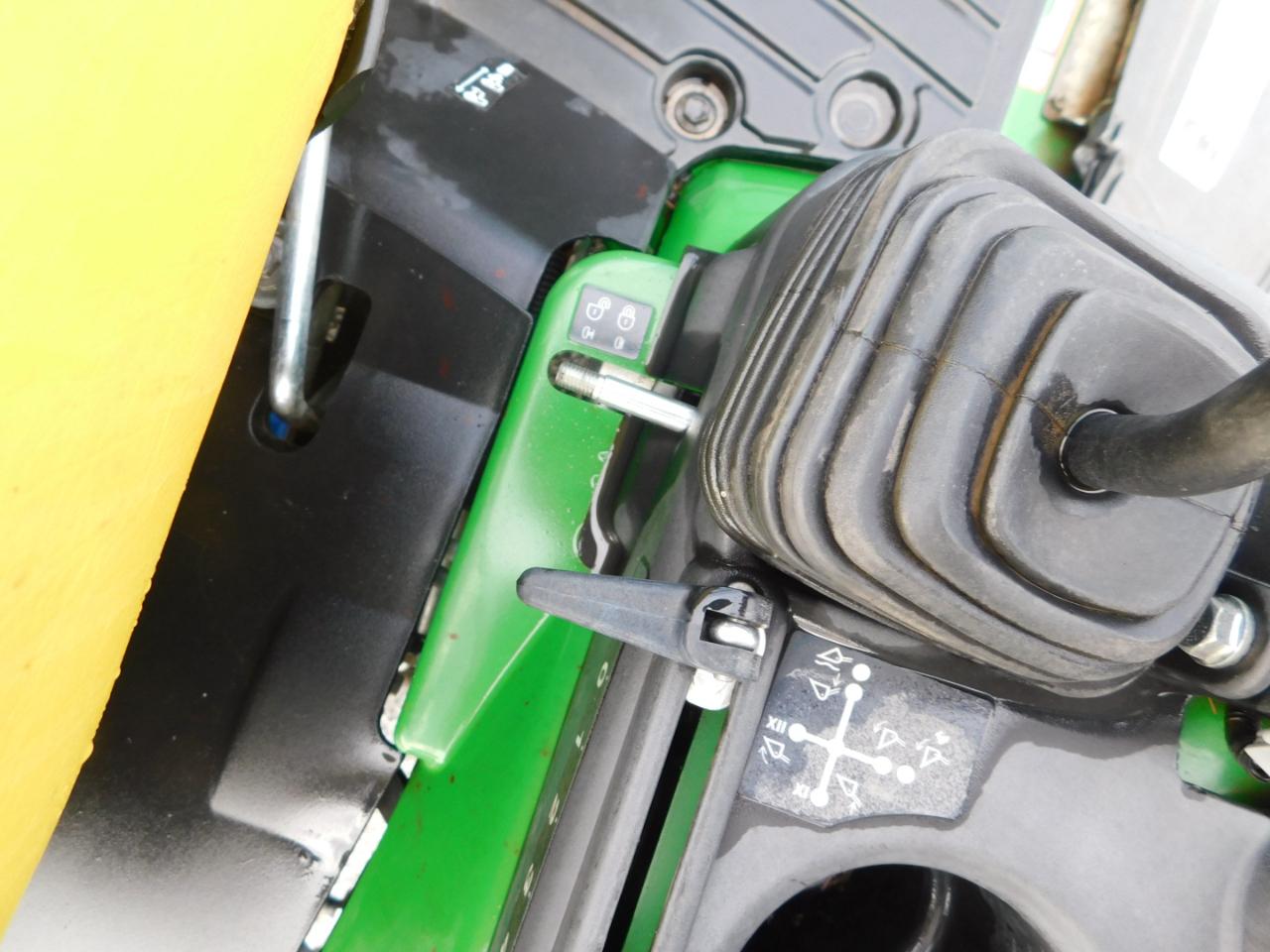John Deere 1025R  2022