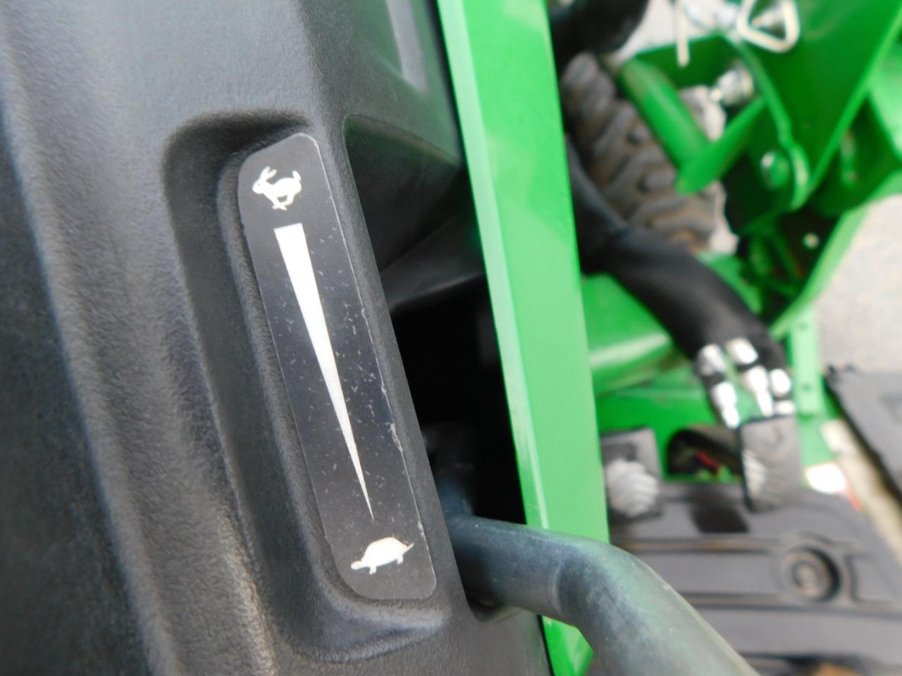 John Deere 1025R  2022