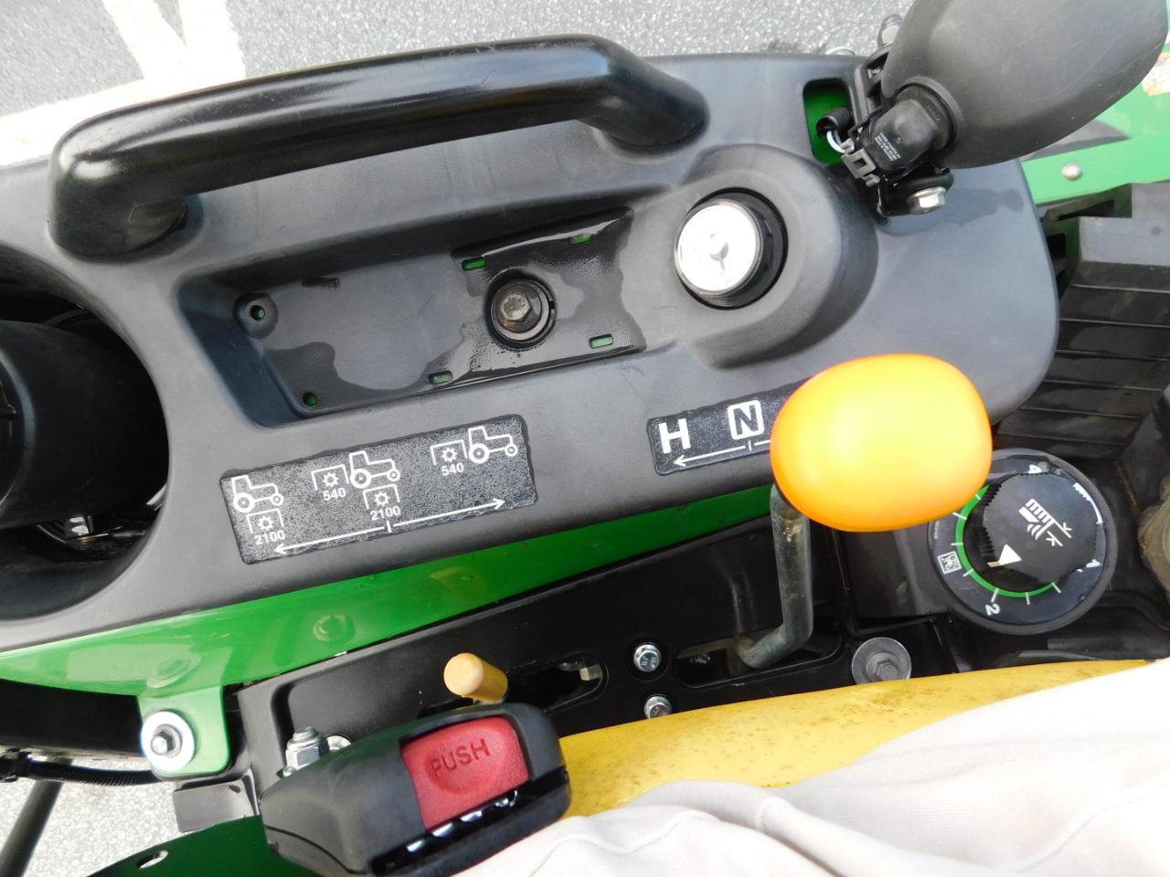 John Deere 1025R  2022