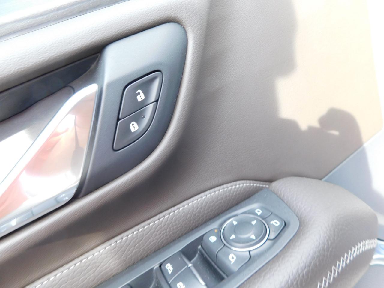 GMC Yukon 4WD 4dr Denali 2021