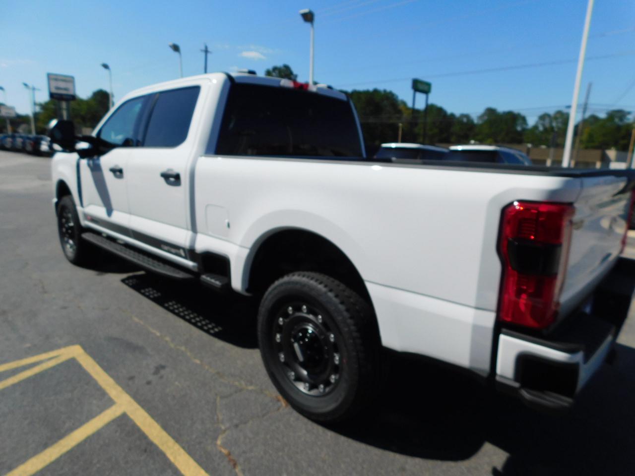 Ford Super Duty F-250 SRW  2027