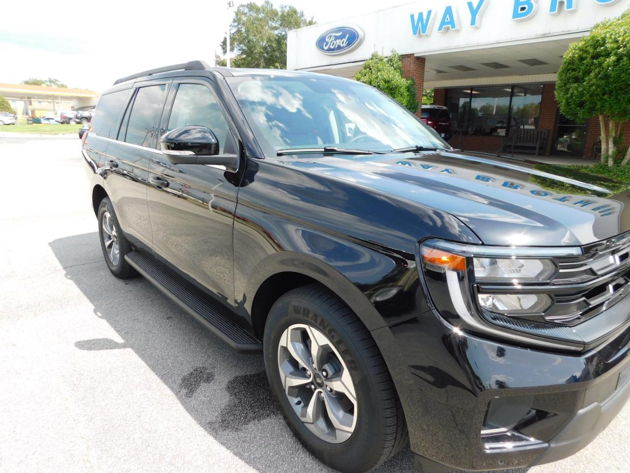 Ford Expedition Active 4x2 2027