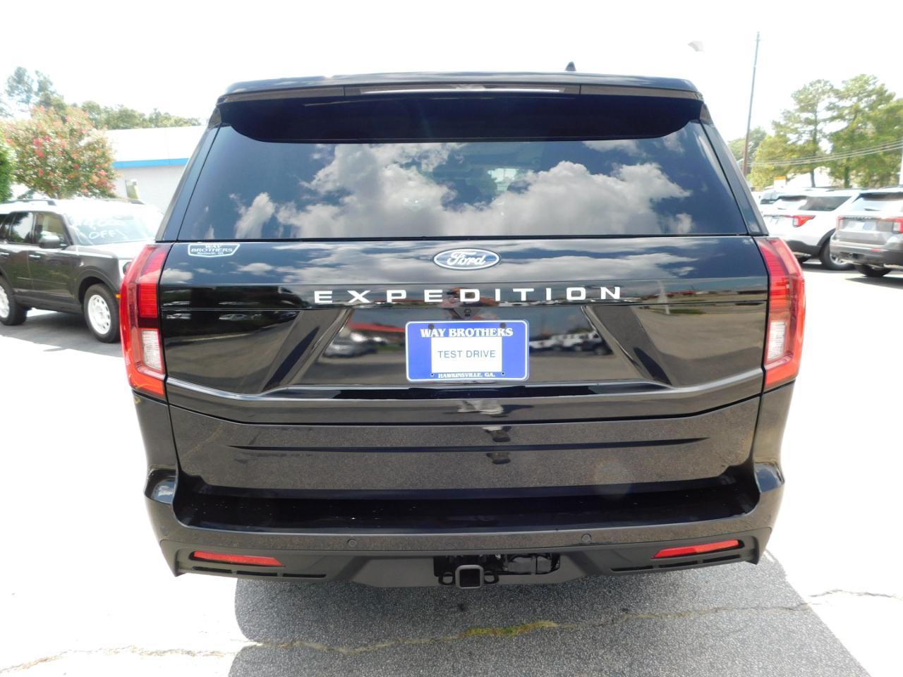 Ford Expedition Active 4x2 2027