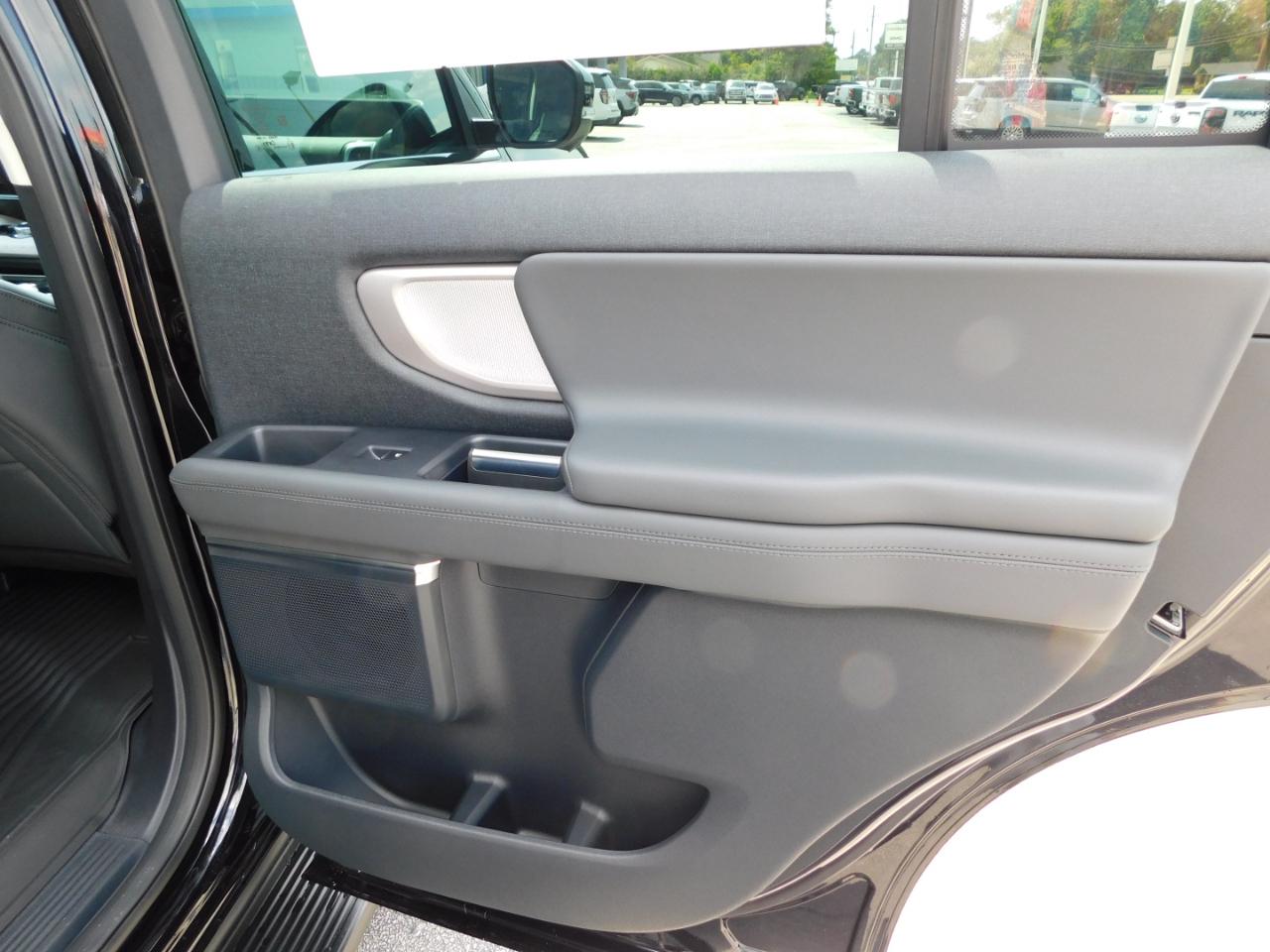 Ford Expedition Active 4x2 2027