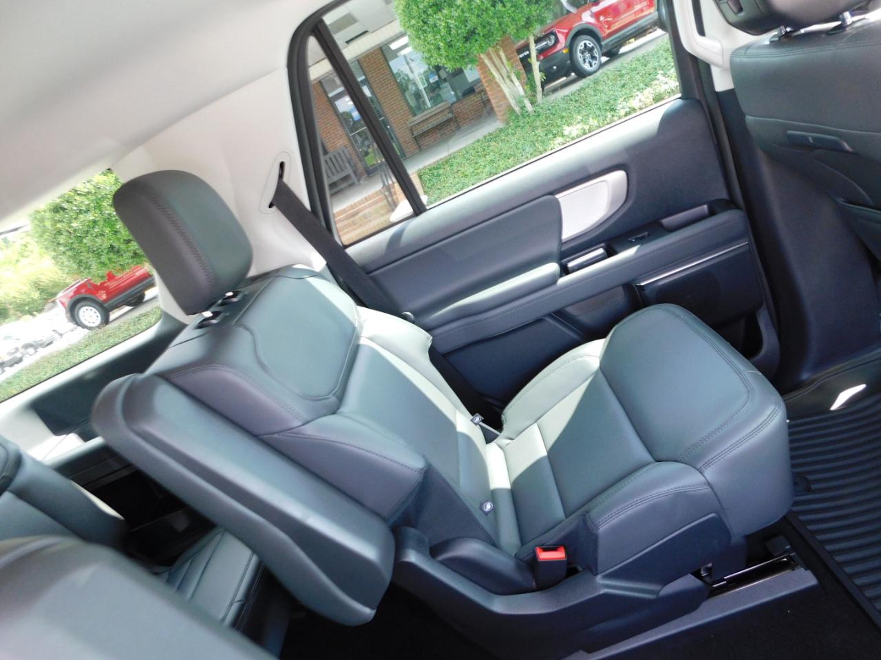 Ford Expedition Active 4x2 2027