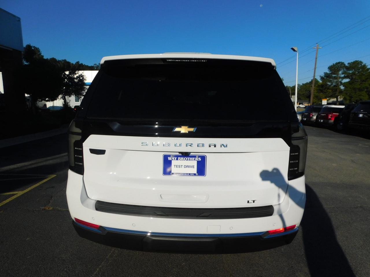 Chevrolet Suburban 4WD 4dr LT 2026