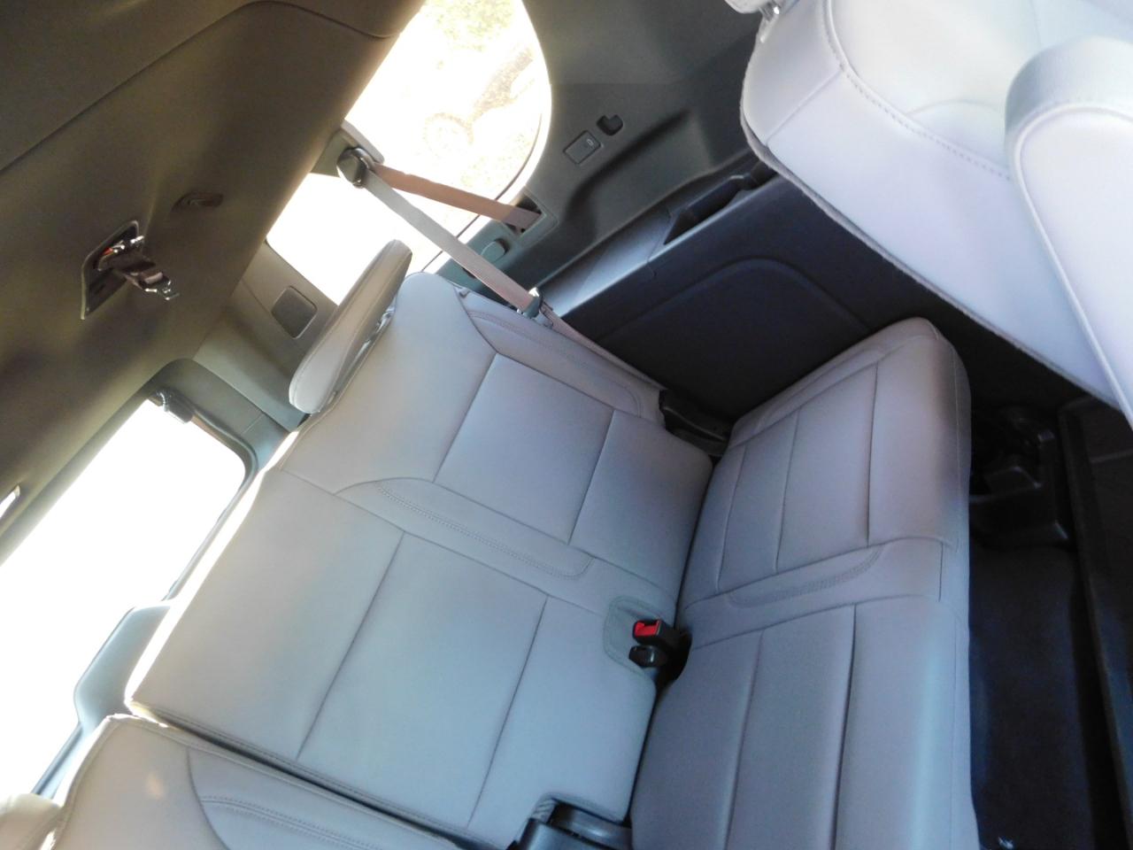 Chevrolet Suburban 4WD 4dr LT 2026