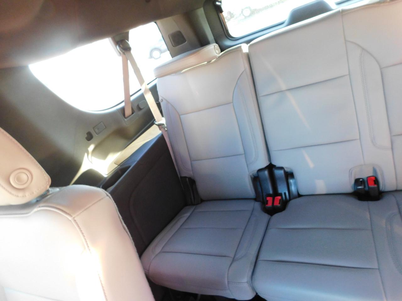 Chevrolet Suburban 4WD 4dr LT 2026