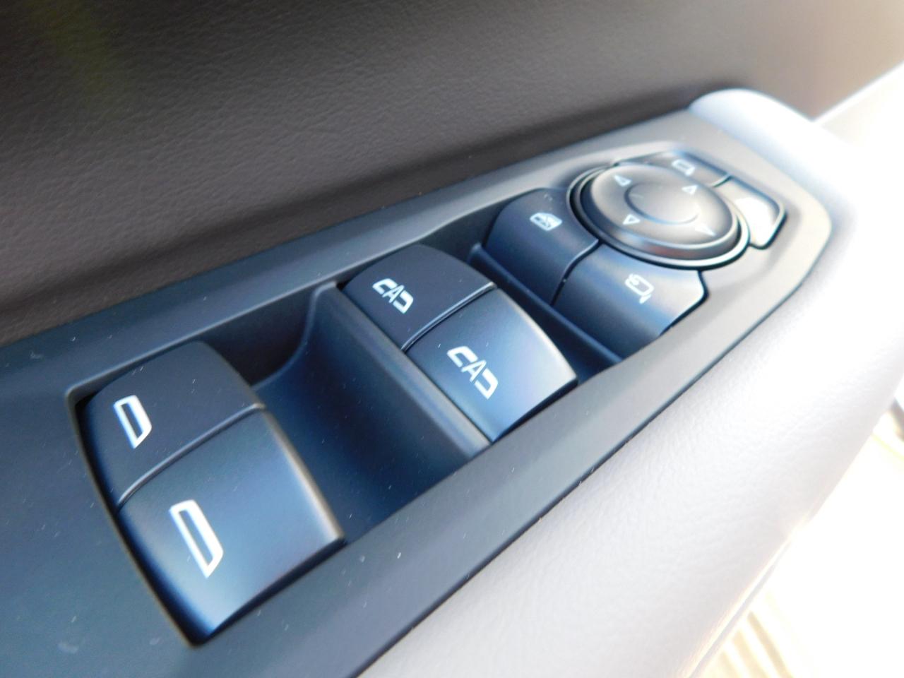 Chevrolet Suburban 4WD 4dr LT 2026