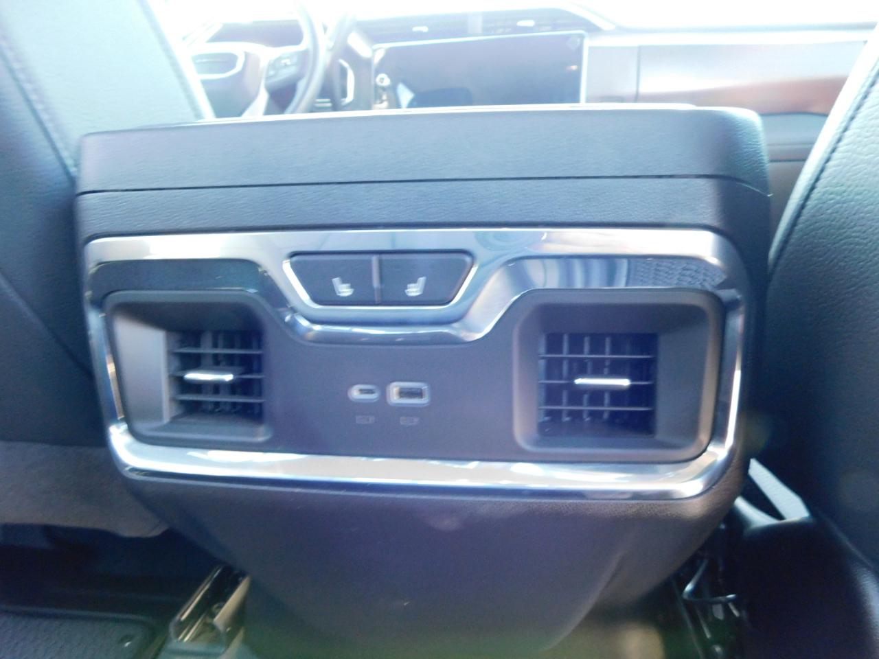 GMC Sierra 2500HD 4WD Crew Cab 159" Denali 2025