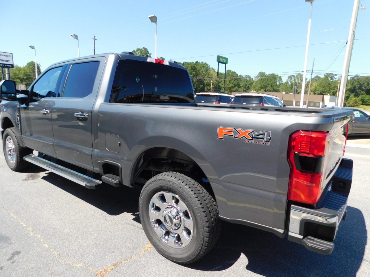 Ford Super Duty F-250 SRW  2027