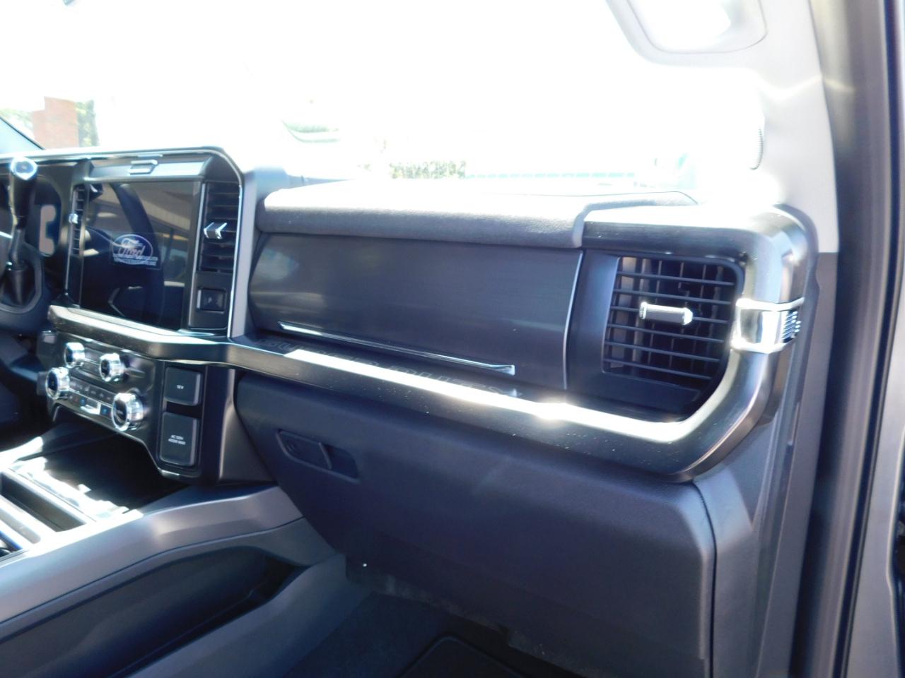 Ford Super Duty F-250 SRW  2027