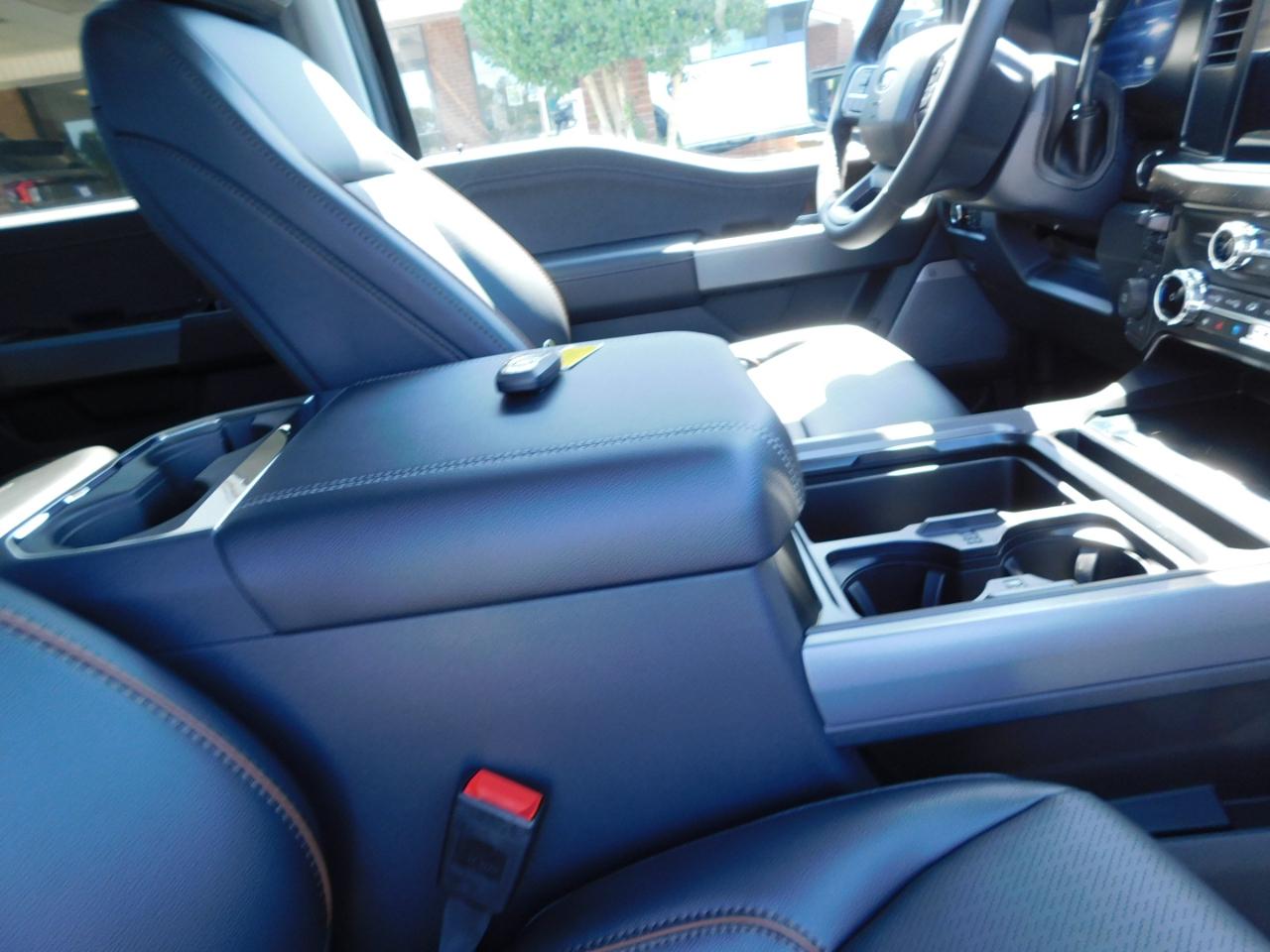 Ford Super Duty F-250 SRW  2027