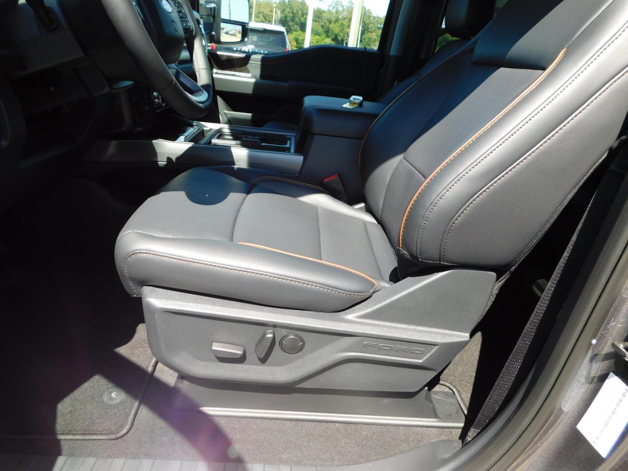 Ford Super Duty F-250 SRW  2027