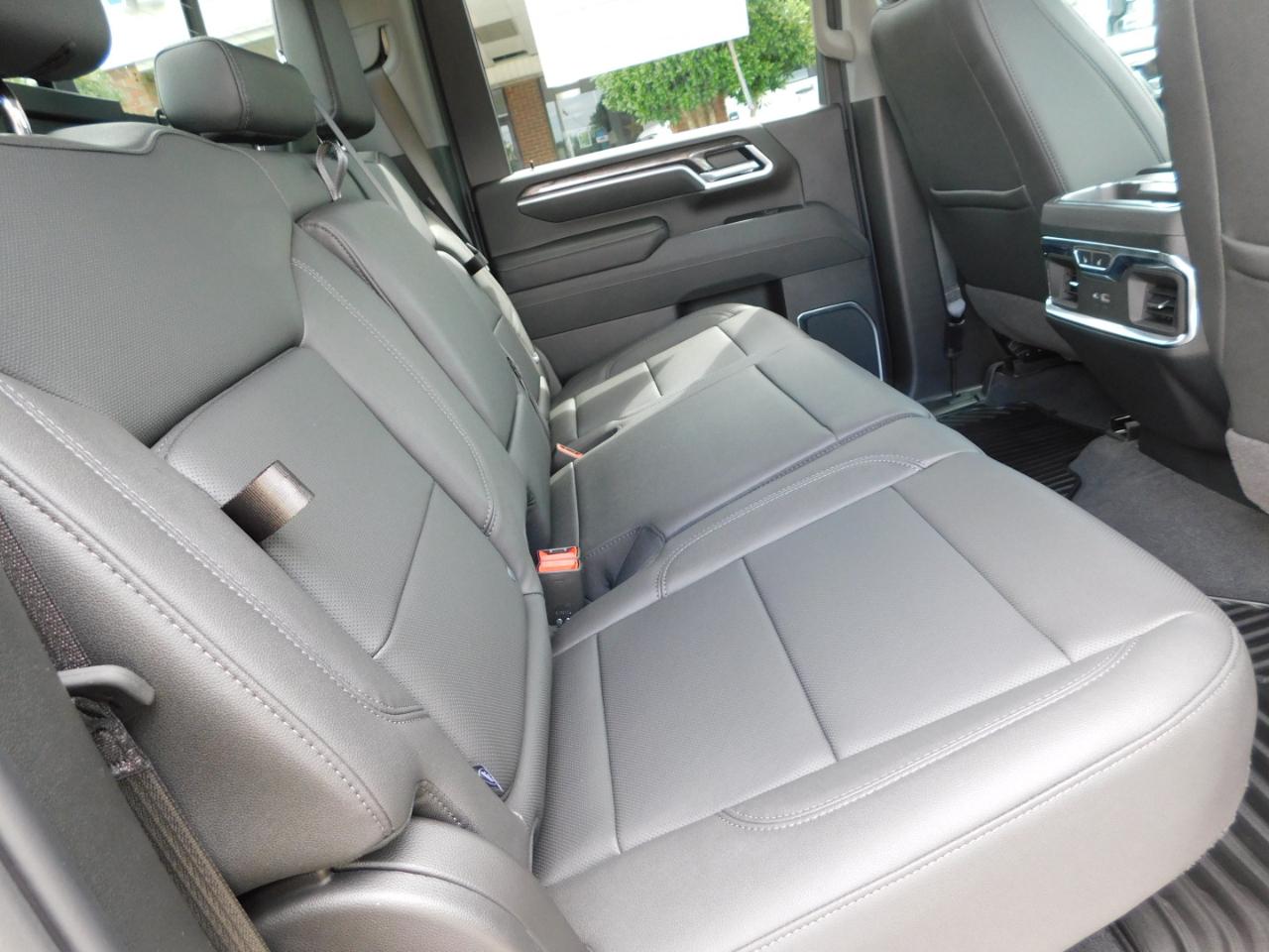 Chevrolet Silverado 2500HD 4WD Crew Cab 159" LTZ 2026