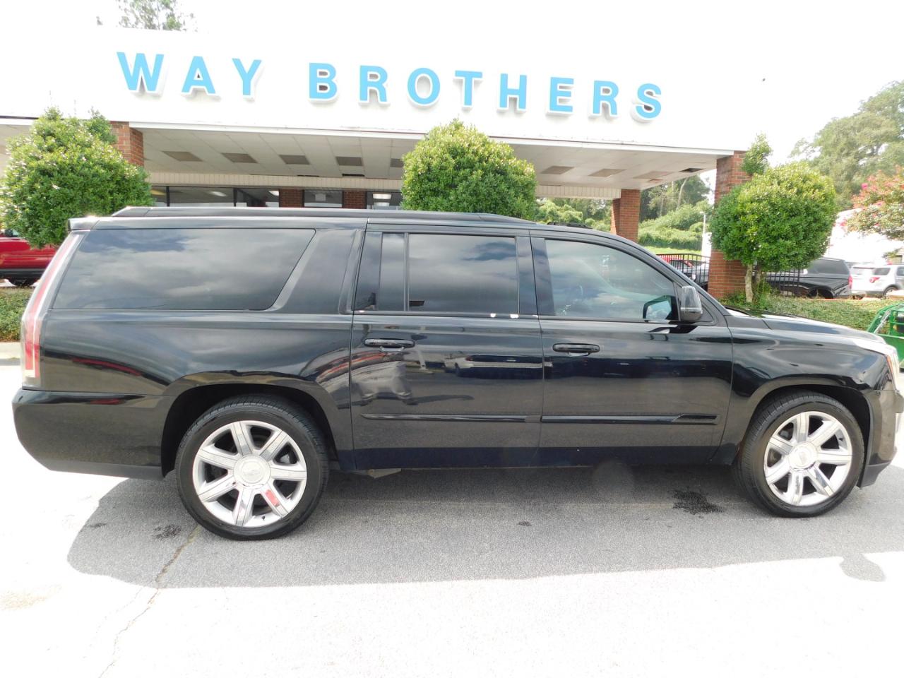 Cadillac Escalade ESV 2WD 4dr Luxury 2018
