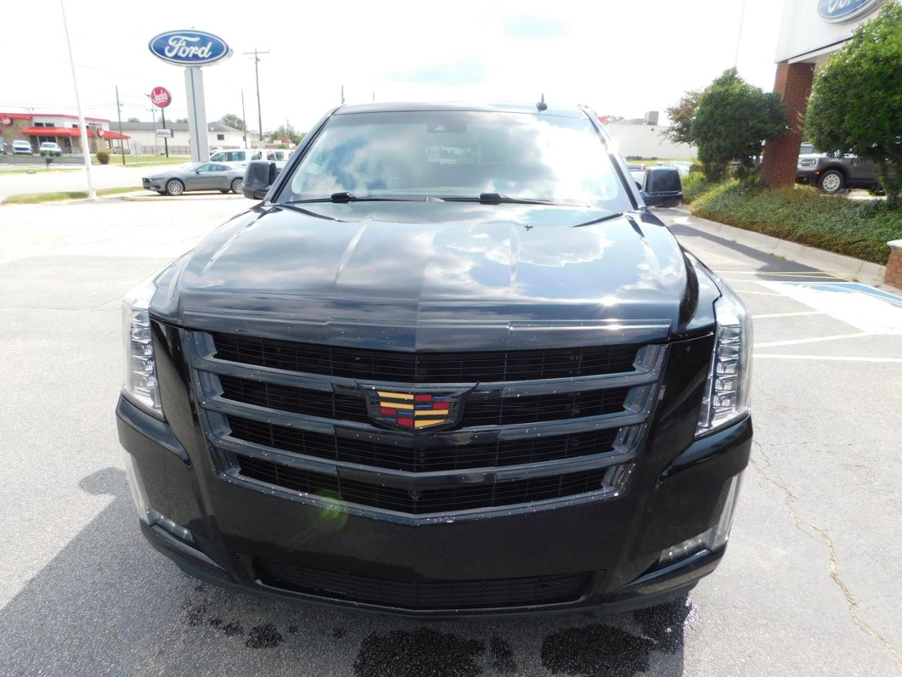 Cadillac Escalade ESV 2WD 4dr Luxury 2018