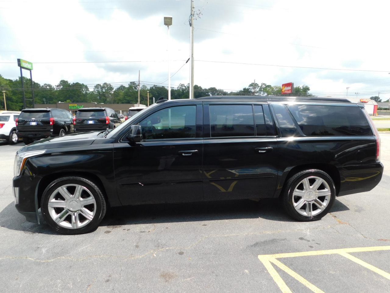 Cadillac Escalade ESV 2WD 4dr Luxury 2018