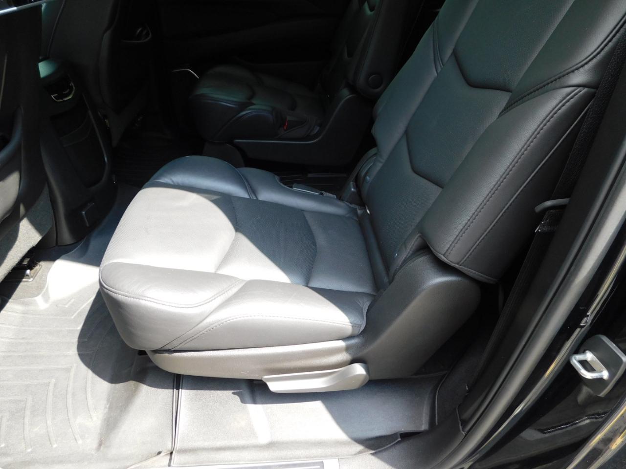 Cadillac Escalade ESV 2WD 4dr Luxury 2018