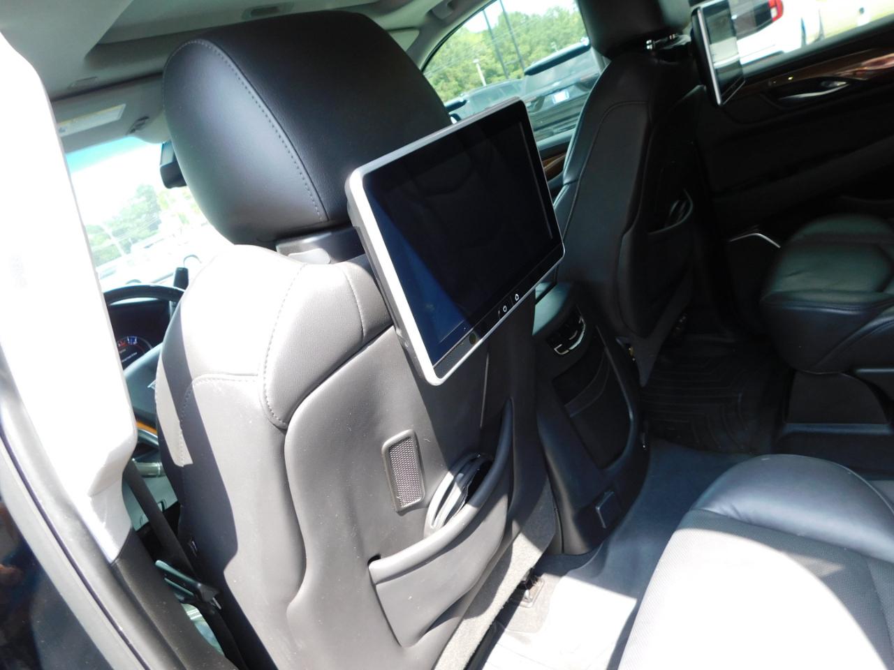 Cadillac Escalade ESV 2WD 4dr Luxury 2018