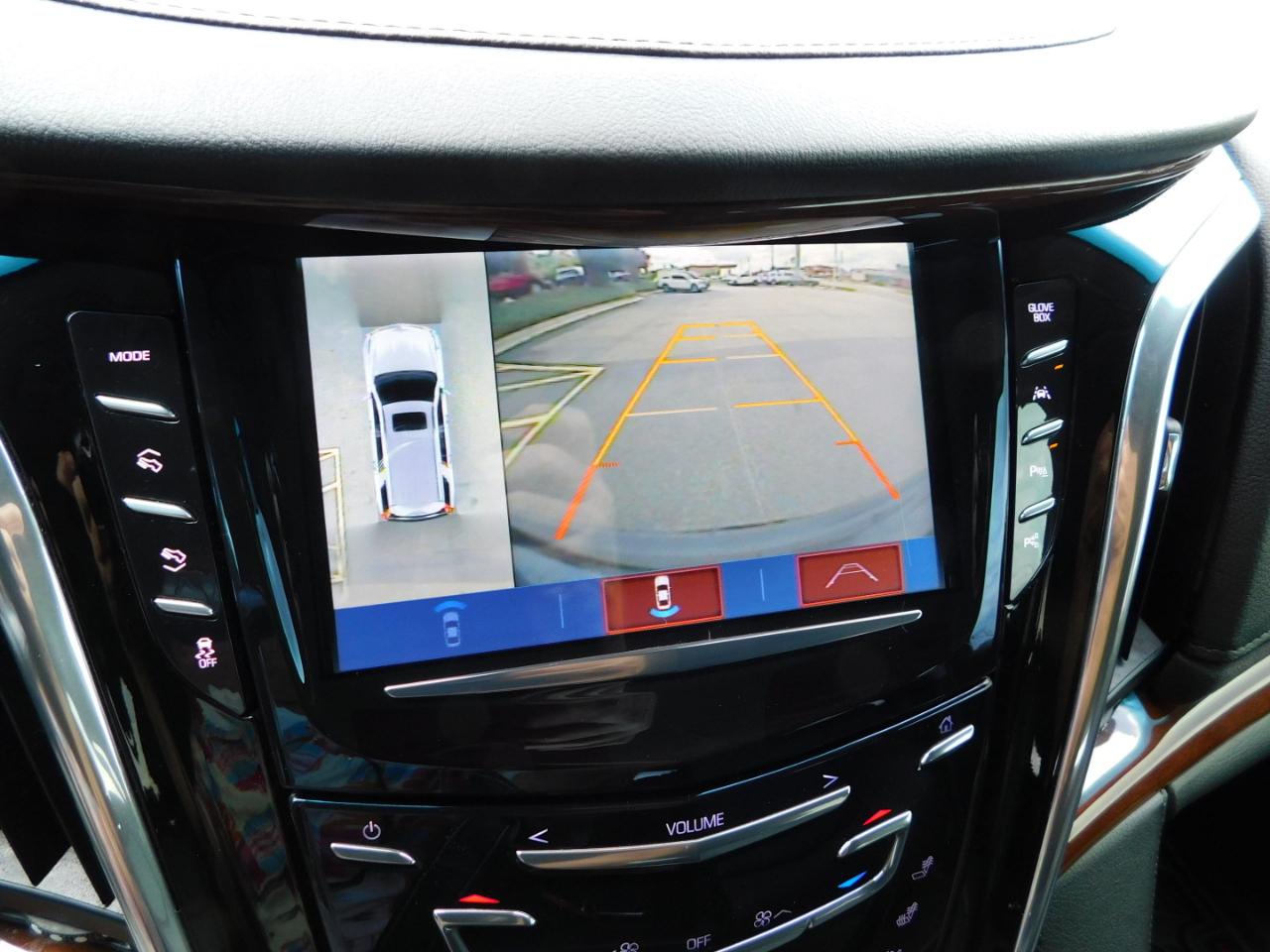 Cadillac Escalade ESV 2WD 4dr Luxury 2018