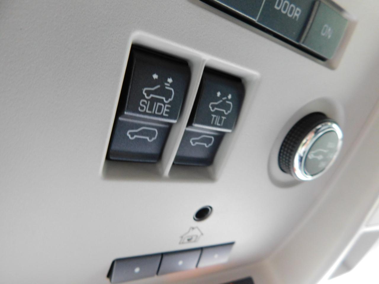 Cadillac Escalade ESV 2WD 4dr Luxury 2018