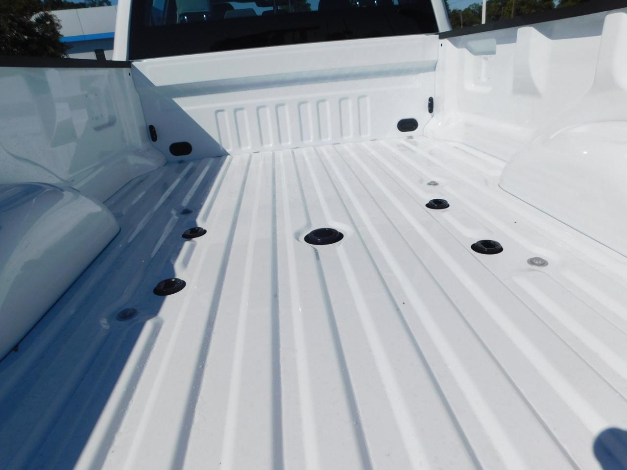 Ford Super Duty F-350 SRW XL 4WD Crew Cab 8' Box 2027