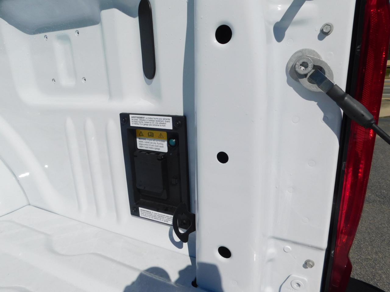 Ford Super Duty F-350 SRW XL 4WD Crew Cab 8' Box 2027