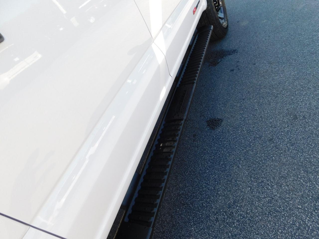 Ford Super Duty F-350 SRW XL 4WD Crew Cab 8' Box 2027