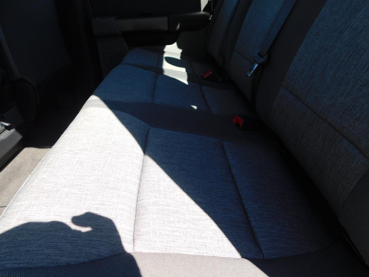 Ford Super Duty F-350 SRW XL 4WD Crew Cab 8' Box 2027