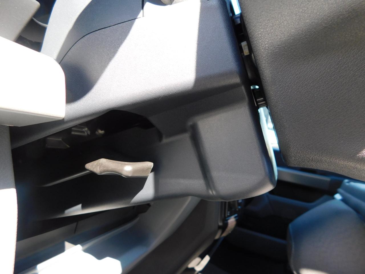 Ford Super Duty F-350 SRW XL 4WD Crew Cab 8' Box 2027
