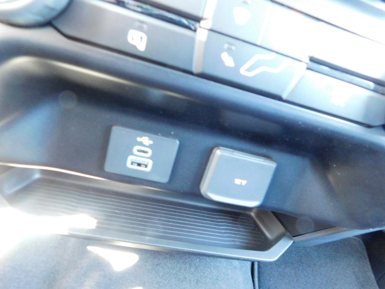 Ford Super Duty F-350 SRW XL 4WD Crew Cab 8' Box 2027