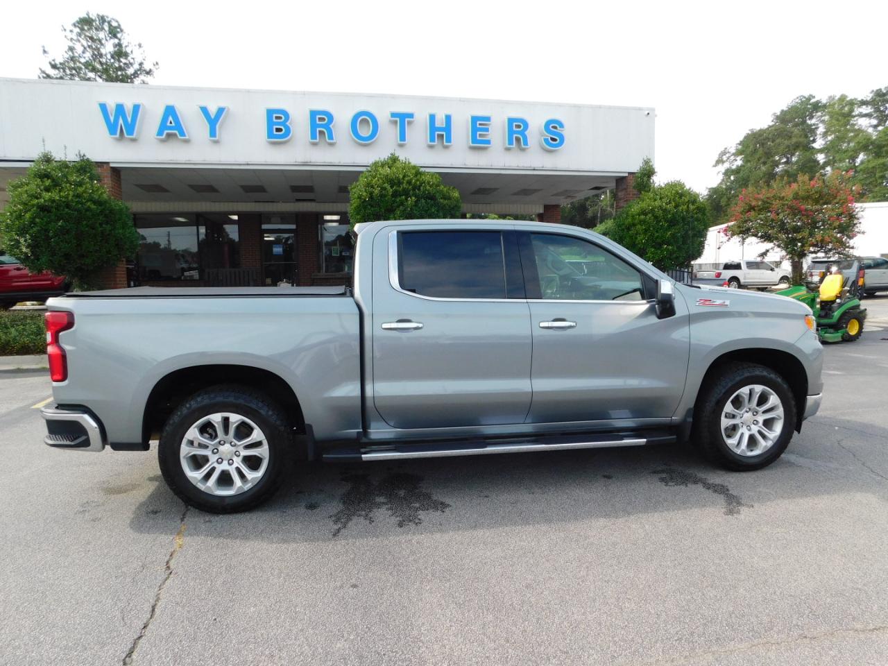 Chevrolet Silverado 1500 4WD Crew Cab 147" LTZ 2023