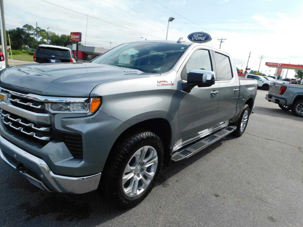 Chevrolet Silverado 1500 4WD Crew Cab 147" LTZ 2023