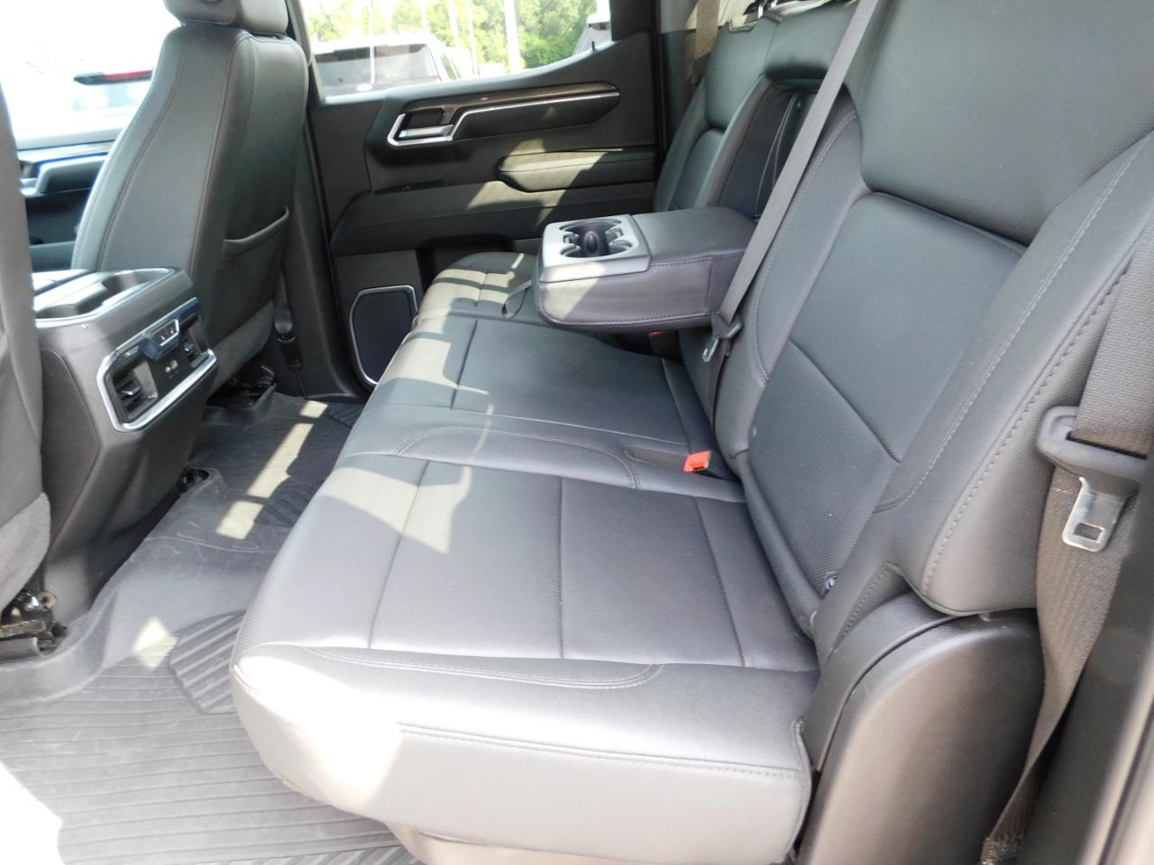 Chevrolet Silverado 1500 4WD Crew Cab 147" LTZ 2023