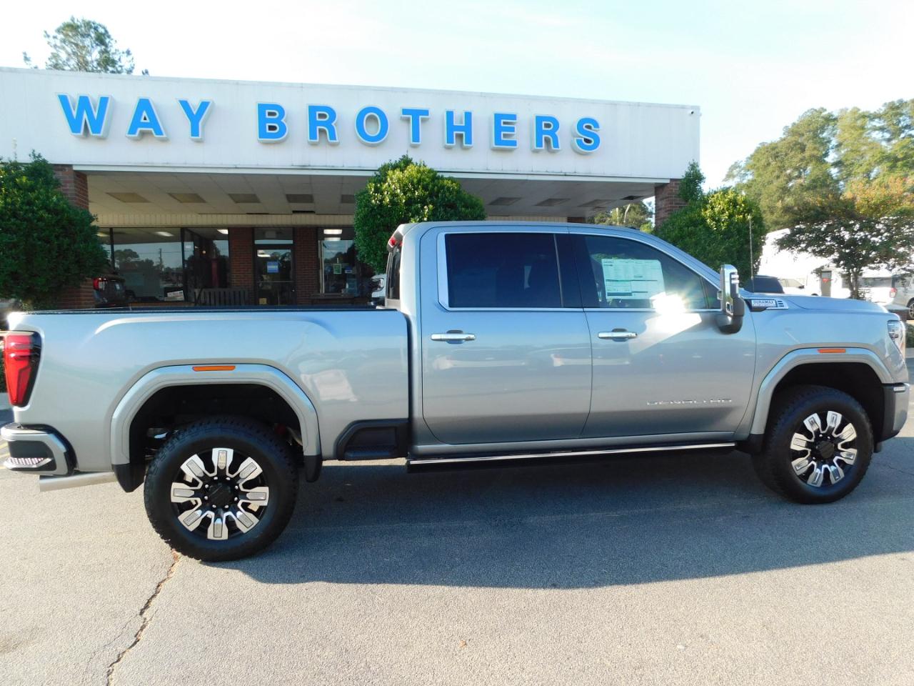 2026 GMC Sierra 2500HD 4WD CREW CAB 159" DENALI