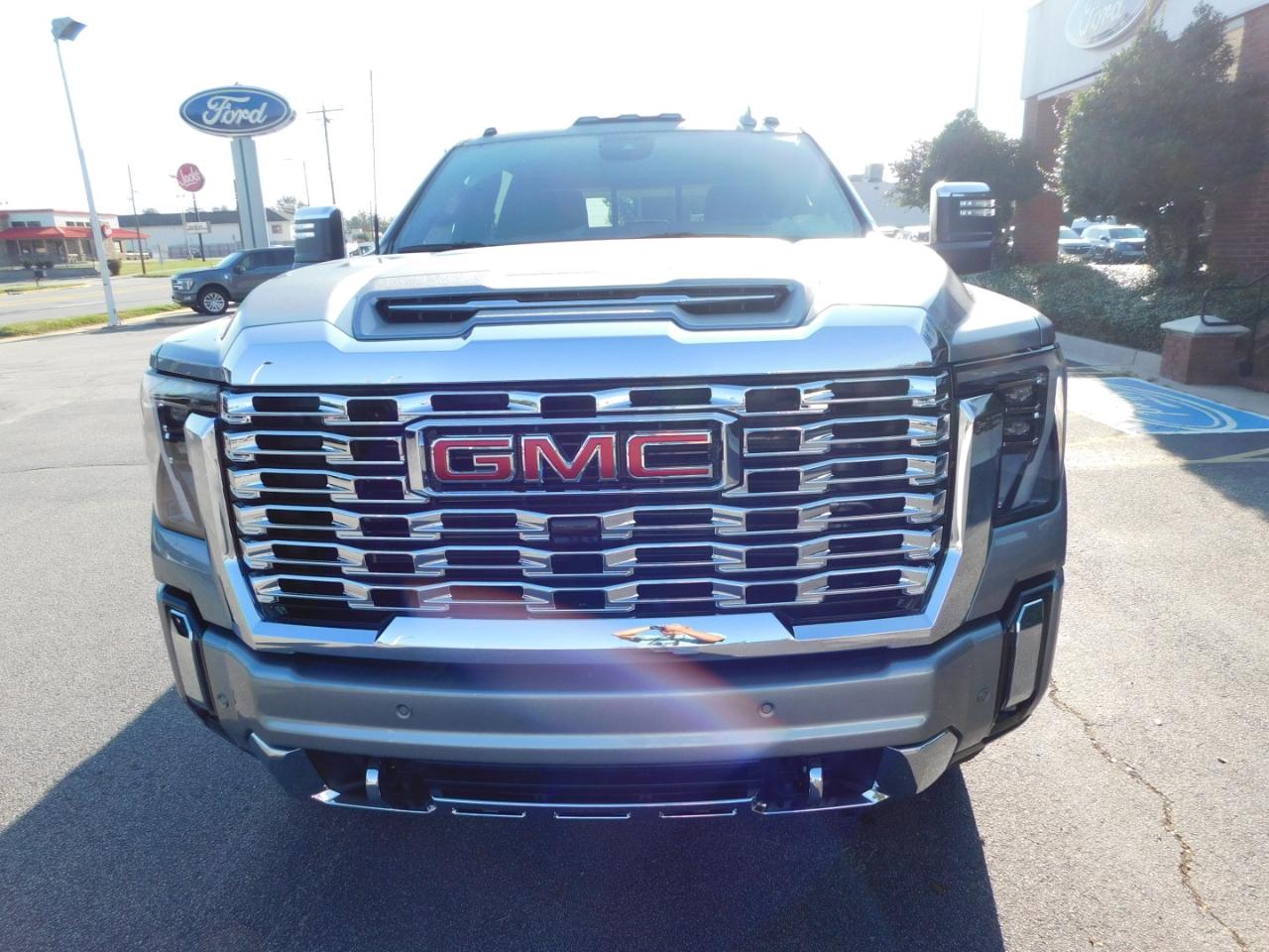GMC Sierra 2500HD 4WD Crew Cab 159" Denali 2026