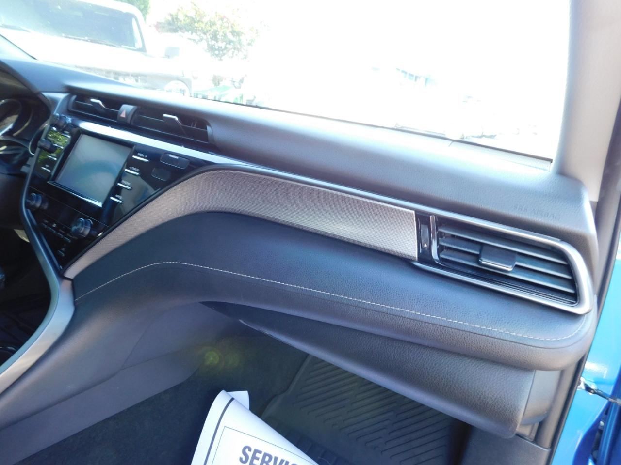 Toyota Camry XLE Auto (Natl) 2019