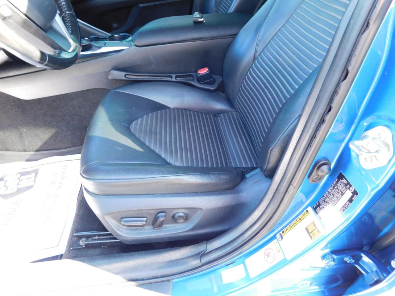 Toyota Camry XLE Auto (Natl) 2019