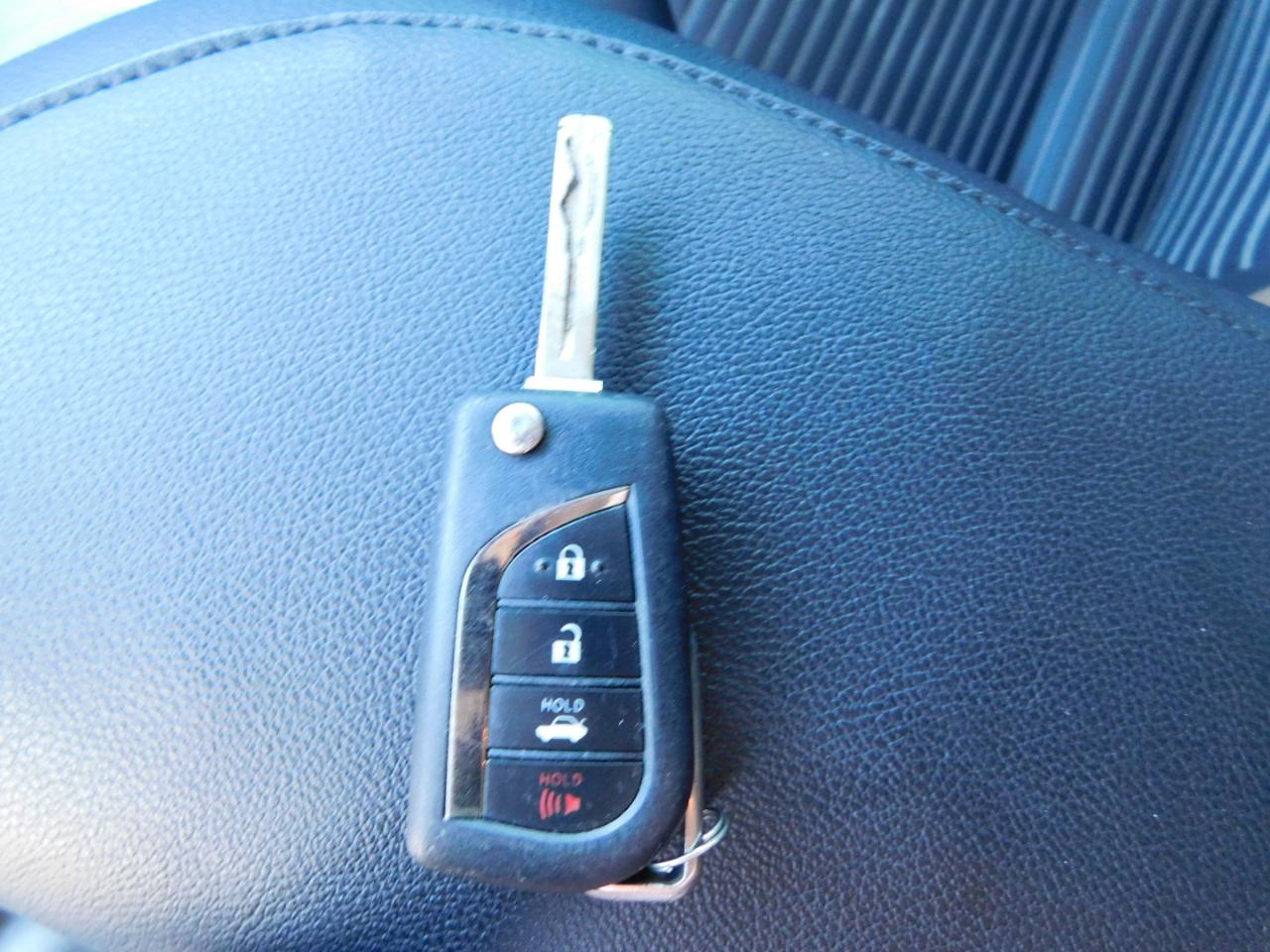 Toyota Camry XLE Auto (Natl) 2019
