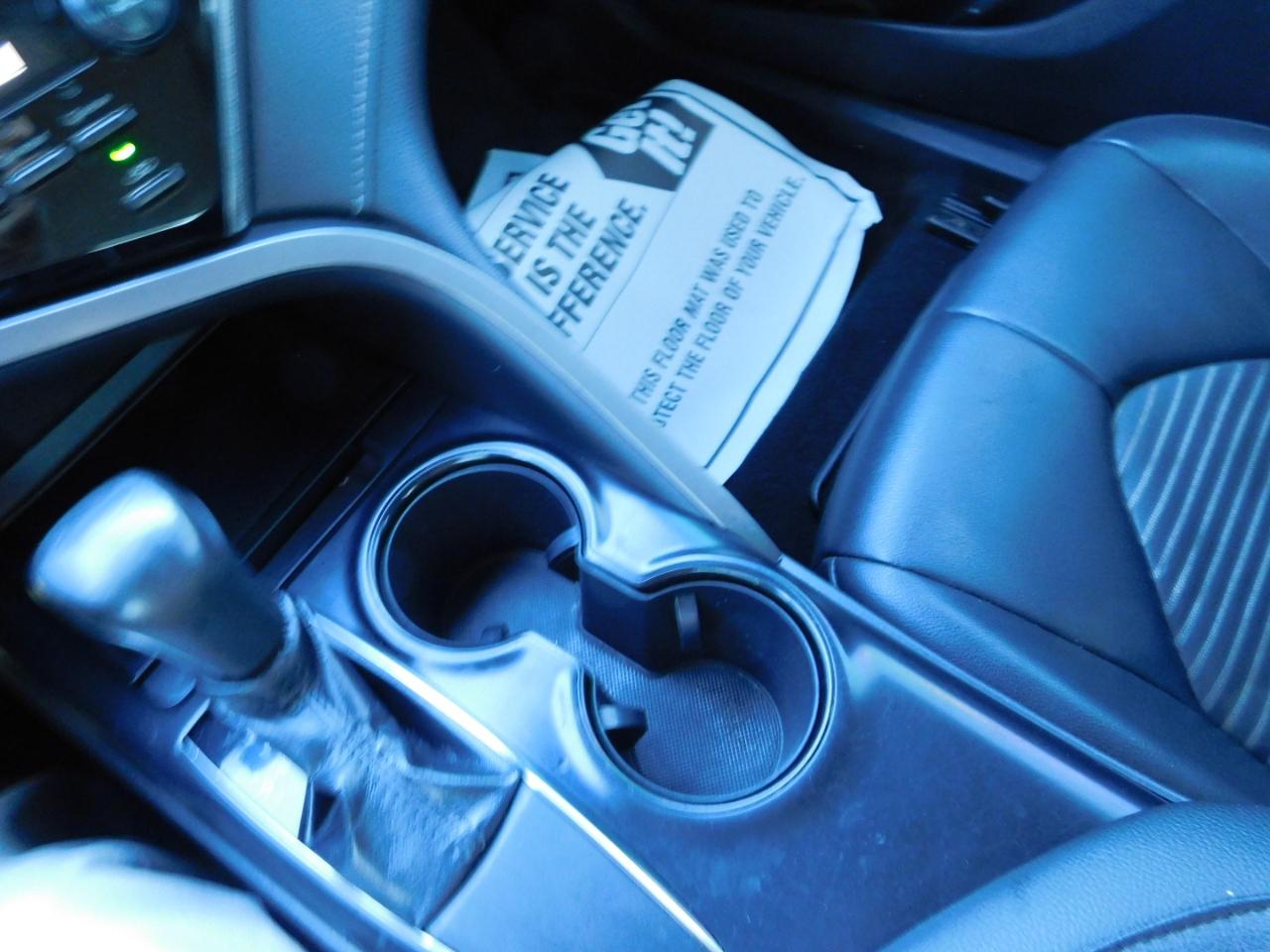 Toyota Camry XLE Auto (Natl) 2019