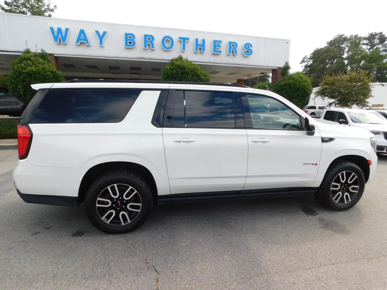 2023 GMC Yukon XL 4WD 4DR AT4