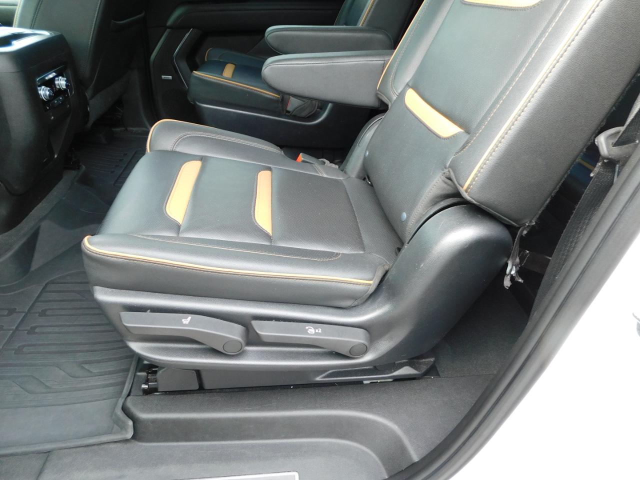 GMC Yukon XL 4WD 4dr AT4 2023