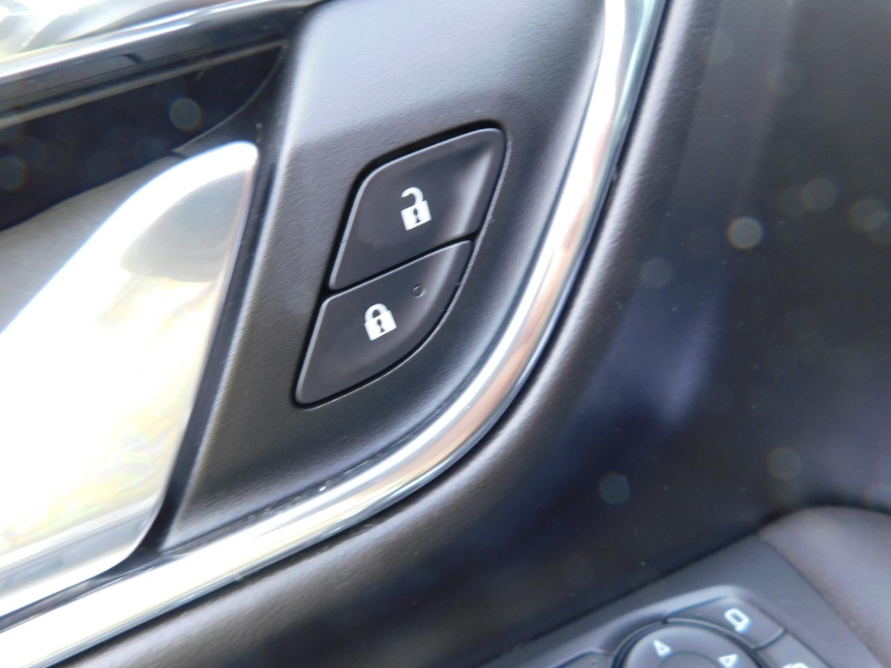 GMC Yukon XL 4WD 4dr AT4 2023
