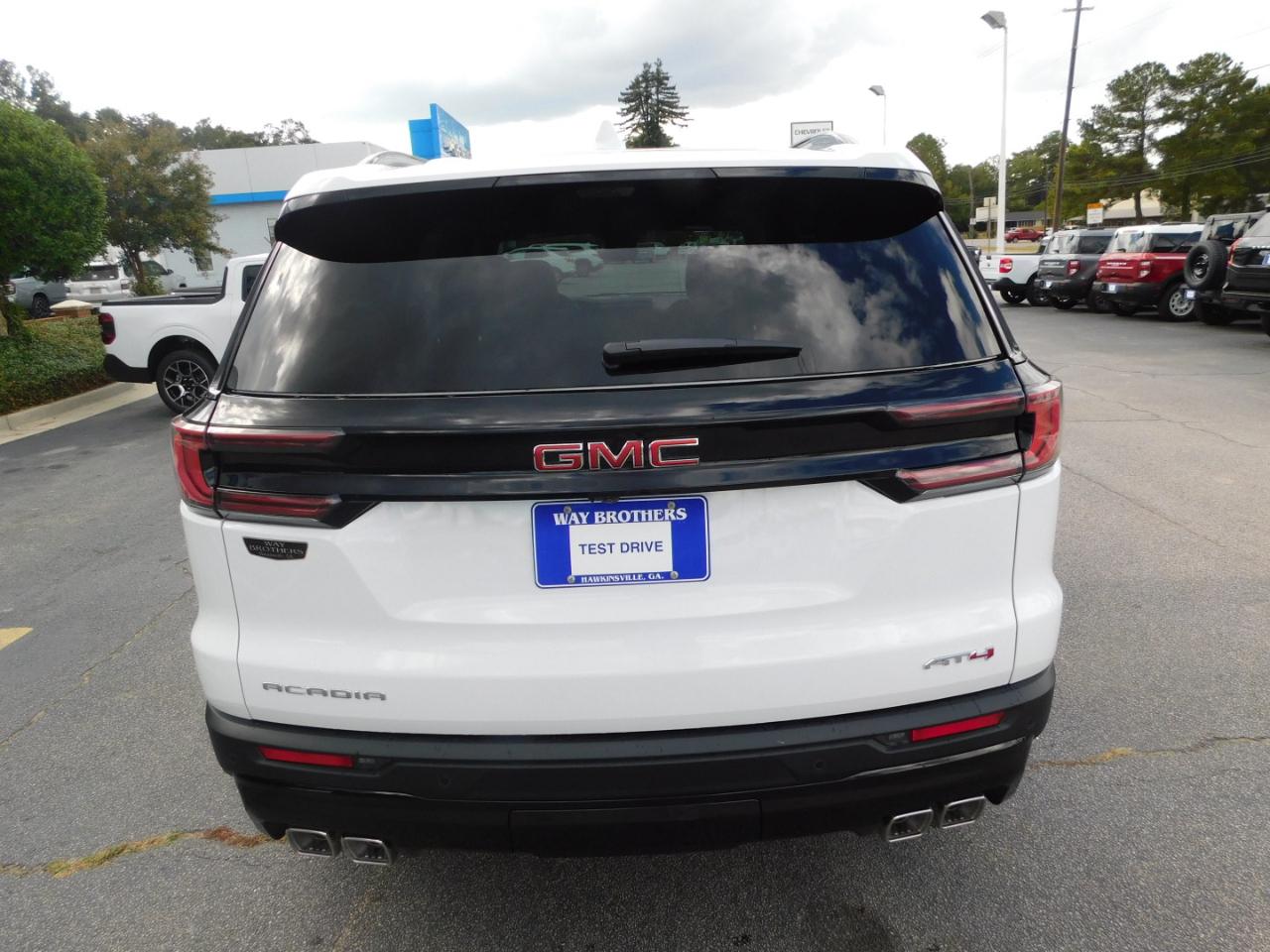 GMC Acadia AWD 4dr AT4 2027
